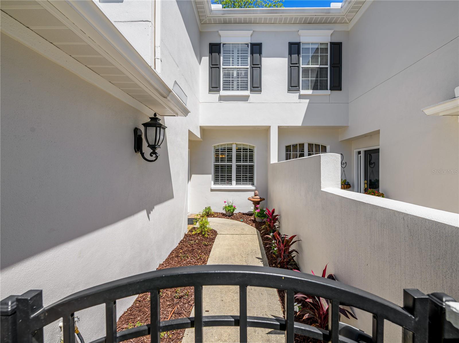 TOWNHOMES ON LINCOLN - Residential