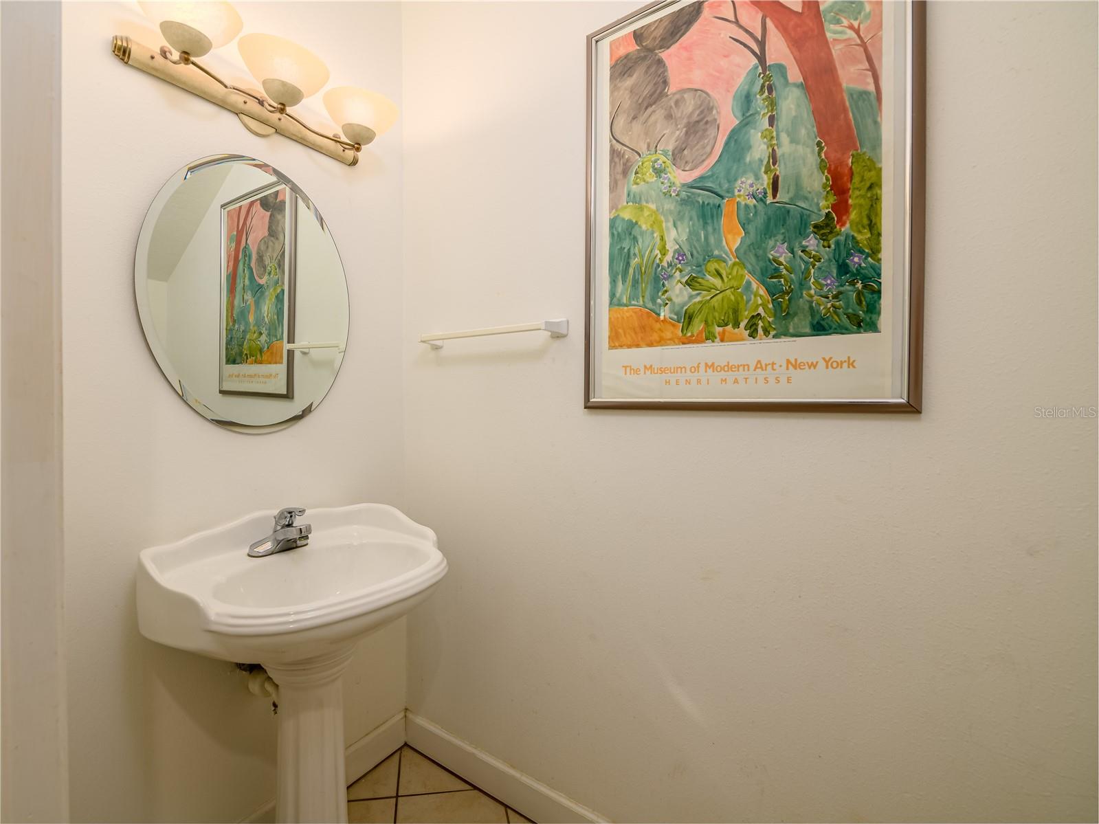 TOWNHOMES ON LINCOLN - Residential