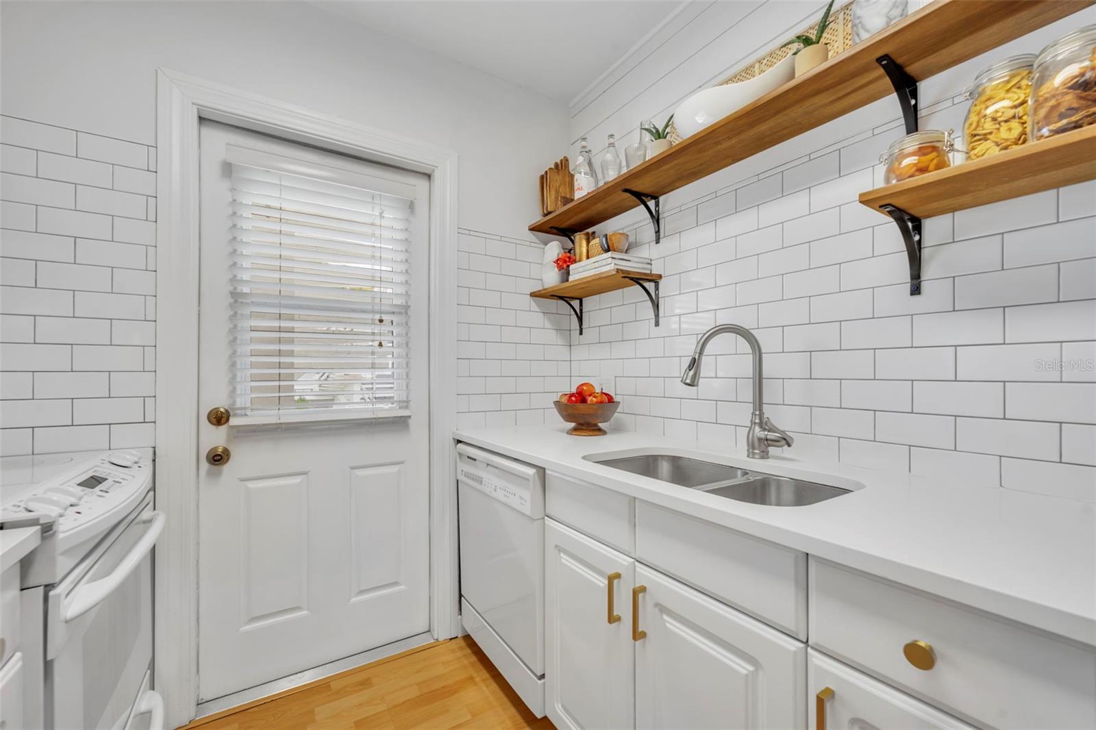 MAITLAND HARBOUR APTS - Residential