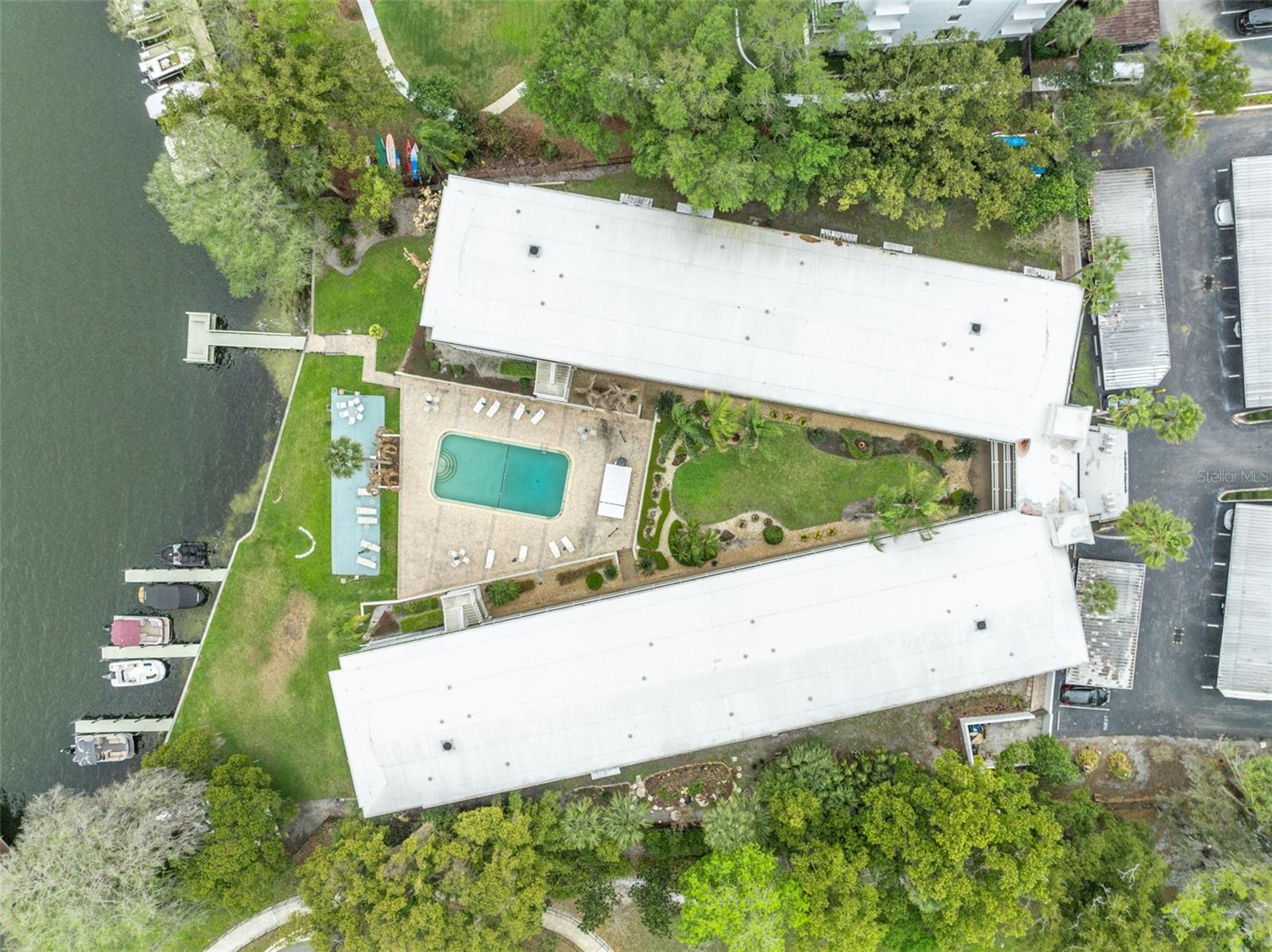 MAITLAND HARBOUR APTS - Residential