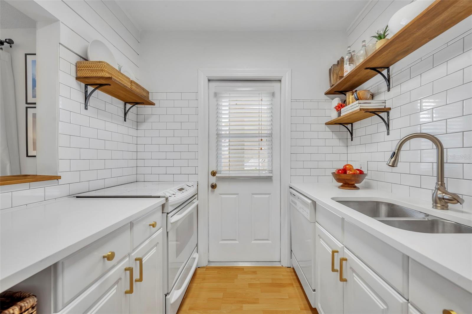 MAITLAND HARBOUR APTS - Residential