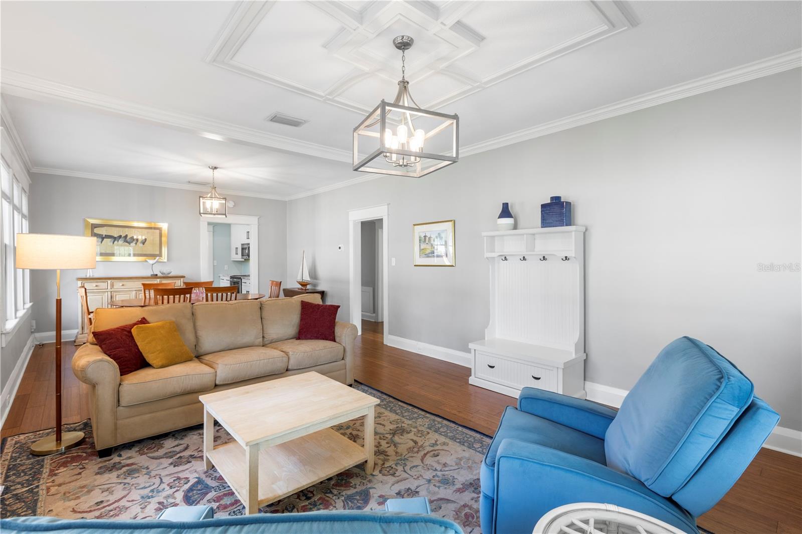 419 W OSBORNE AVENUE