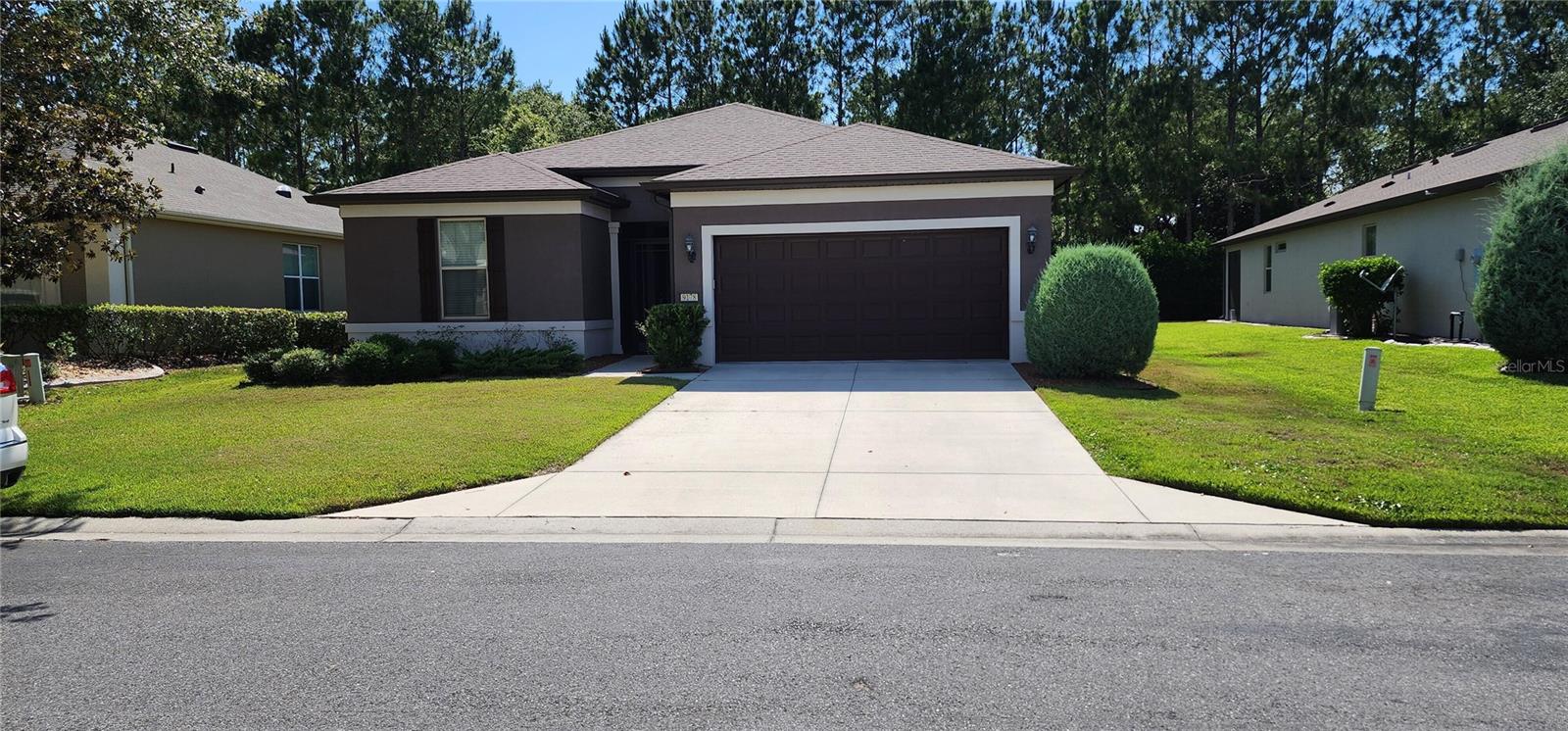 Beautiful Del Webb Stone Creek Community. A wonderful 3/2 home with 3 car tandem garage. Premium, private lot with no neighbors behind you. Insulated concrete block with insulation for added security. Very energy efficient and strong. Home is beautifully updated with granite counters in kitchen and bath. Gorgeous updated 42" cabinets with sliding drawers for easy access to pots and pans. Updated contemporary lighting and fans throughout the home. Updated Luxury Vinyl Plank floors throughout home, except bedrooms. Three panel sliding stackable glass door that opens to the screened in lanai. It's like adding a whole new room to the home which brings the outdoors in! Brand new luxury carpet in Master Bedroom. Screened in front porch with gorgeous welcoming glass insert in front door. Screened in patio for bug free relaxing. A wonderful community!
Will sell FULLY furnished in SEPARATE sale. Will not negotiate furnishings at this price. Asking $25,000 for all furnishings.
Discover this beautiful home located in Ocala, featuring a spacious layout with modern finishes.
Stone Creek has a 24/7 staffed gated entrance, for your peace and security. Luxury amenities include heated indoor and outdoor pools, a state of the art fitness center, hot tubs, saunas and spa. Stone Creeks boasts an onsite staff with activities which include tennis, pickleball, bocce, and a softball field. We have a beautifully maintained golf course with pro shop, and an on-site restaurant. Positioned in a desirable neighborhood, this home offers proximity to local amenities and attractions. Don't miss this wonderful opportunity!
