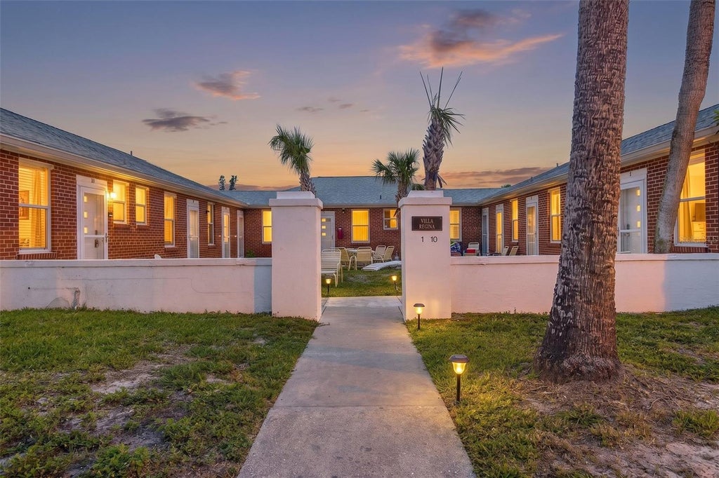 Photo of 908 Villas Drive #10, Venice, FL 34285 (MLS # A4697166)