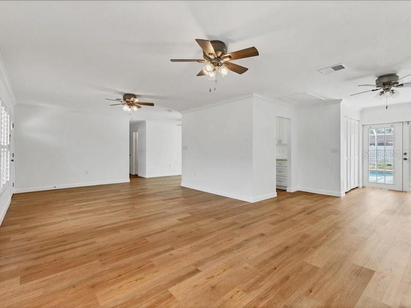 3328 KINGSWOOD DRIVE