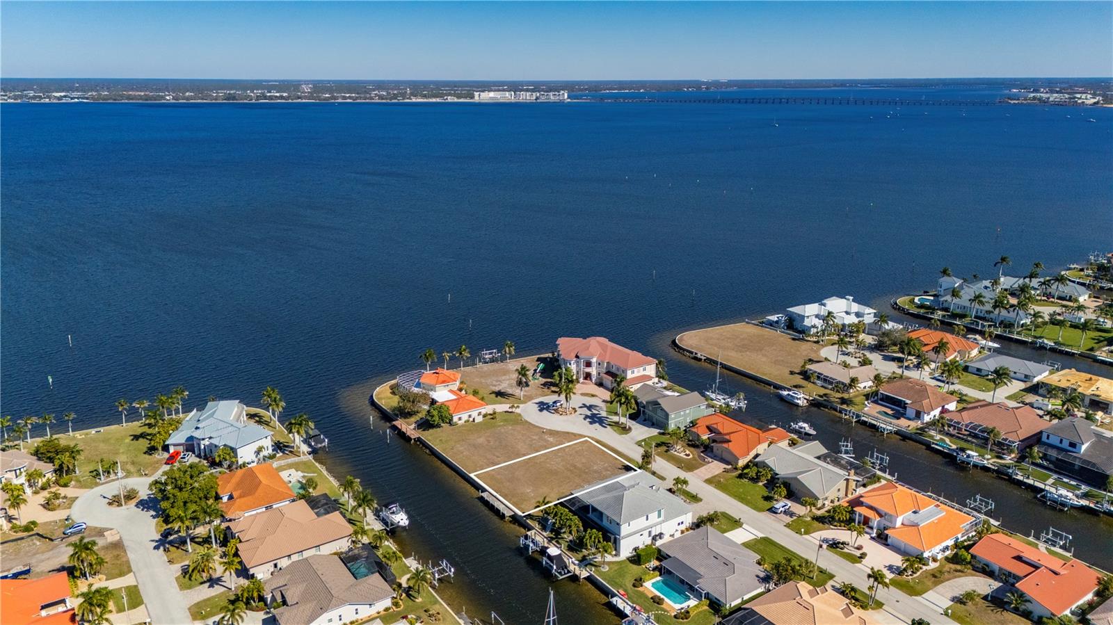 PUNTA GORDA ISLES SEC 04 - Land