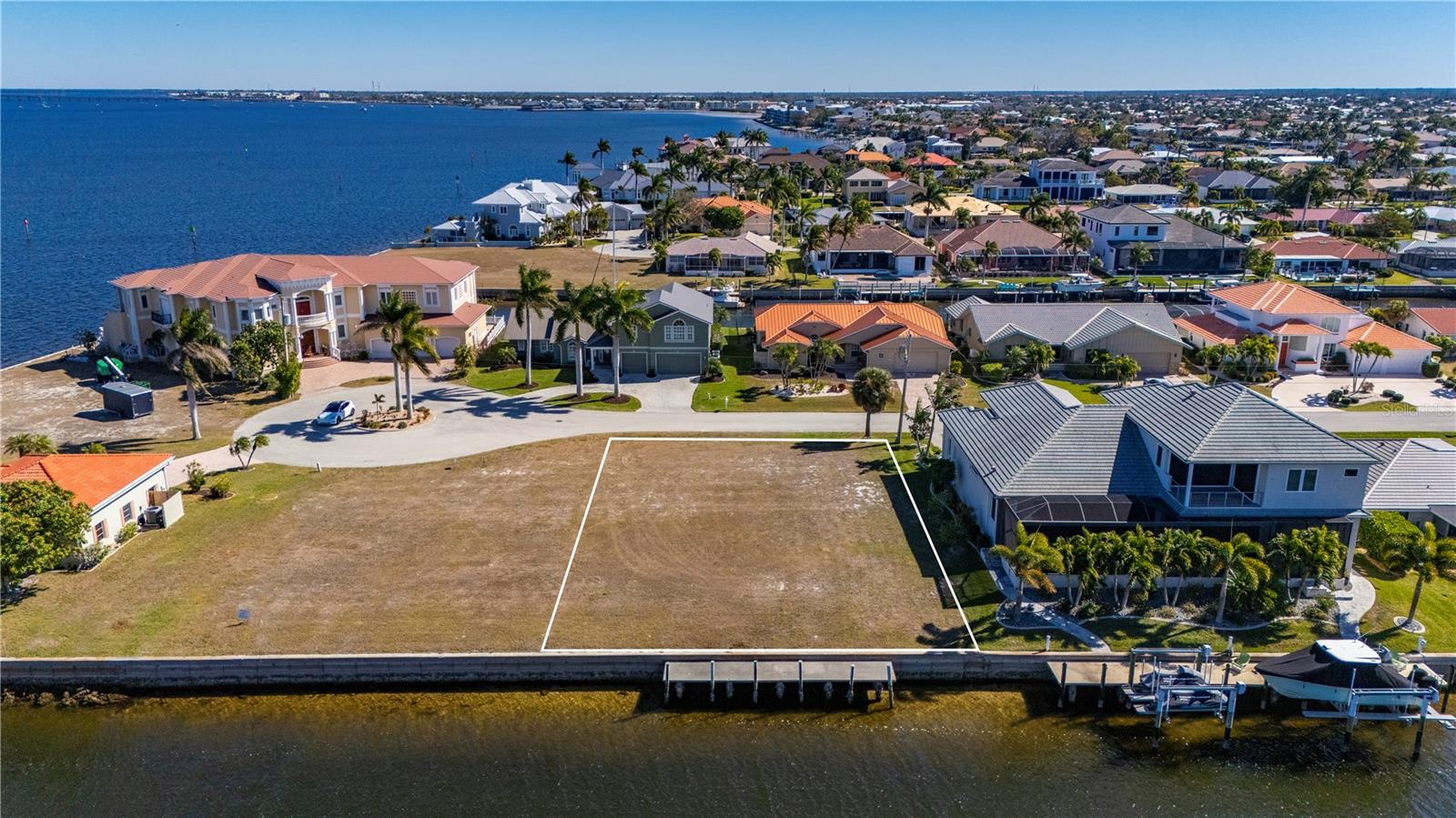 PUNTA GORDA ISLES SEC 04 - Land