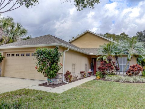 A home in LAKELAND