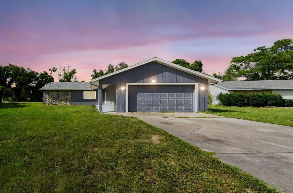 Photo of 7130 Lexington Circle, Brooksville, FL 34602 (MLS # TB8432941)