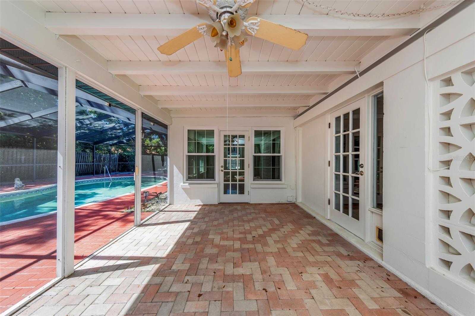 251 S GARDEN CIRCLE