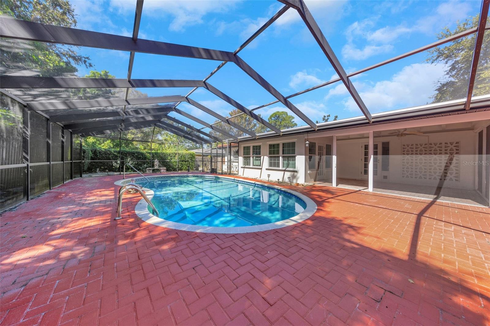 251 S GARDEN CIRCLE