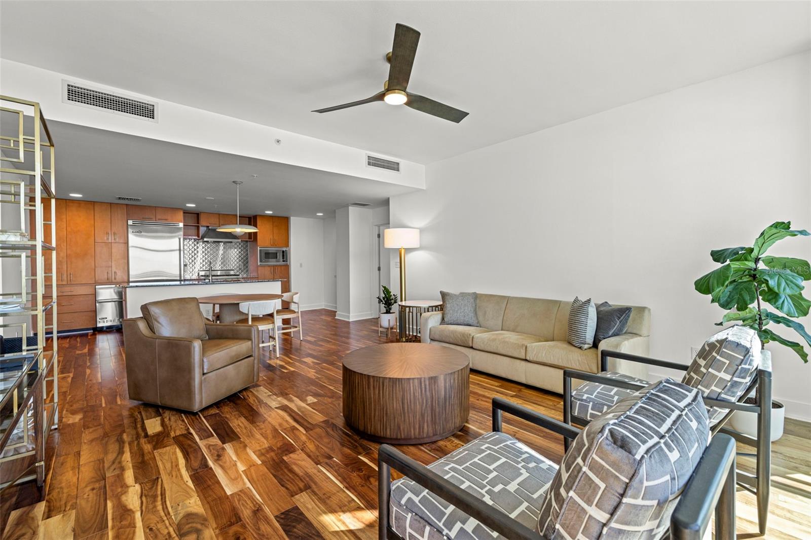 GRAND CENTRAL AT KENNEDY RESID - Residential