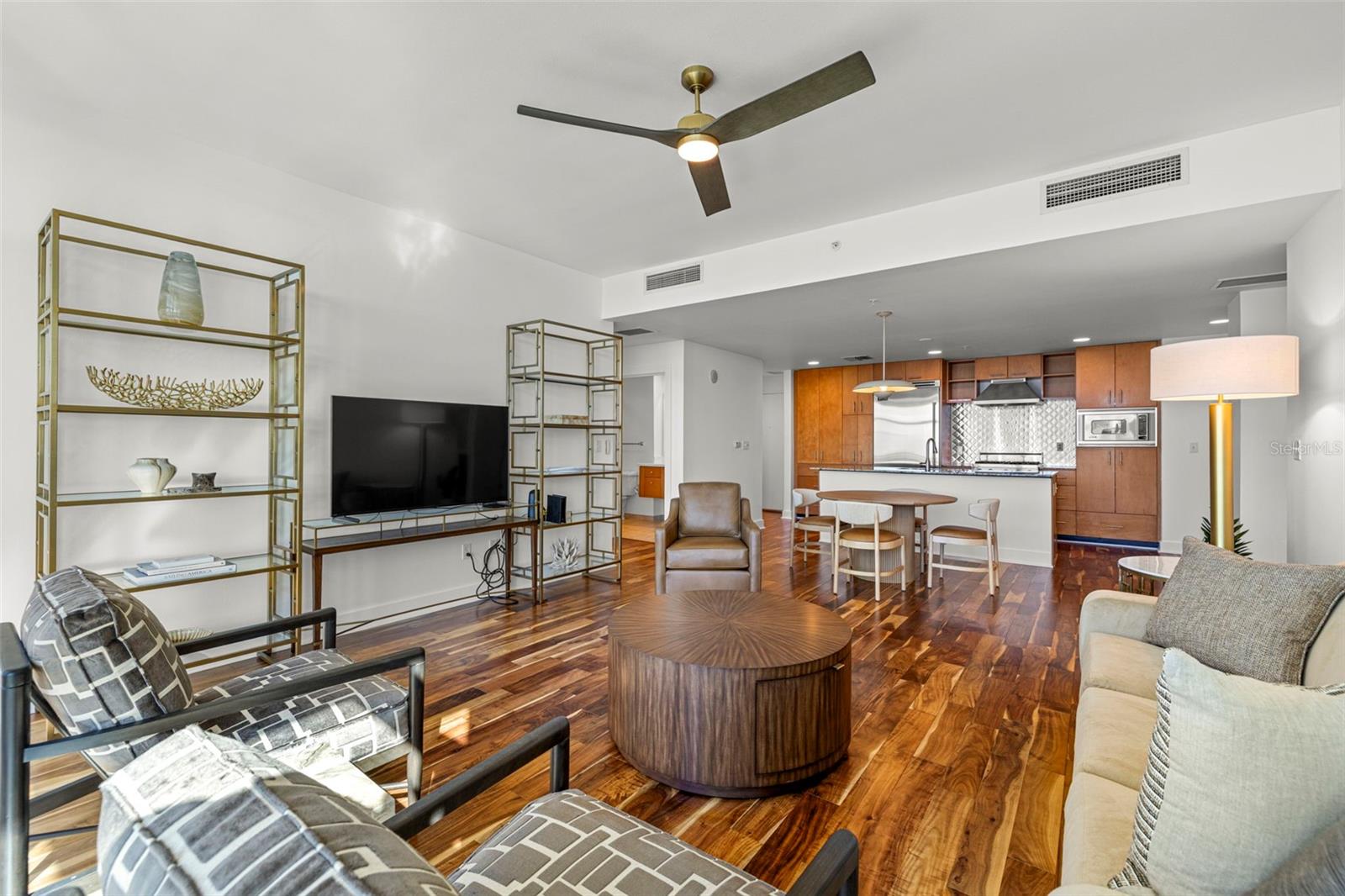 GRAND CENTRAL AT KENNEDY RESID - Residential