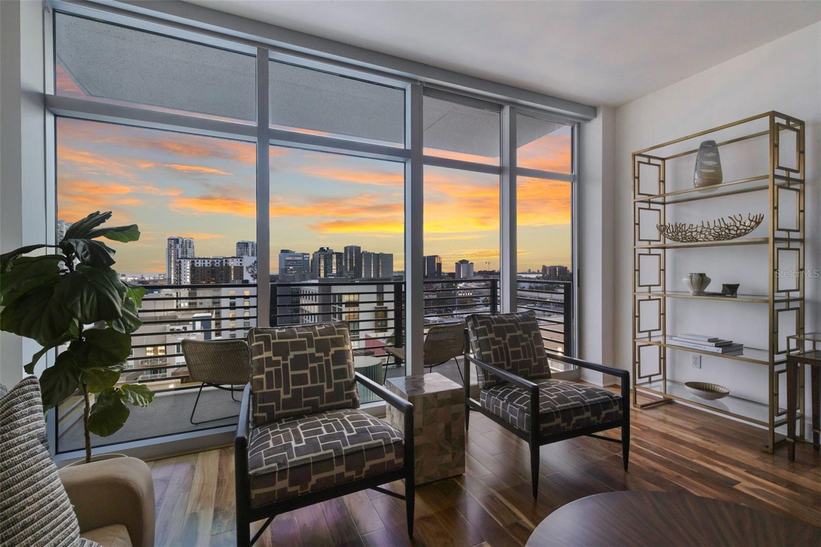 GRAND CENTRAL AT KENNEDY RESID - Residential