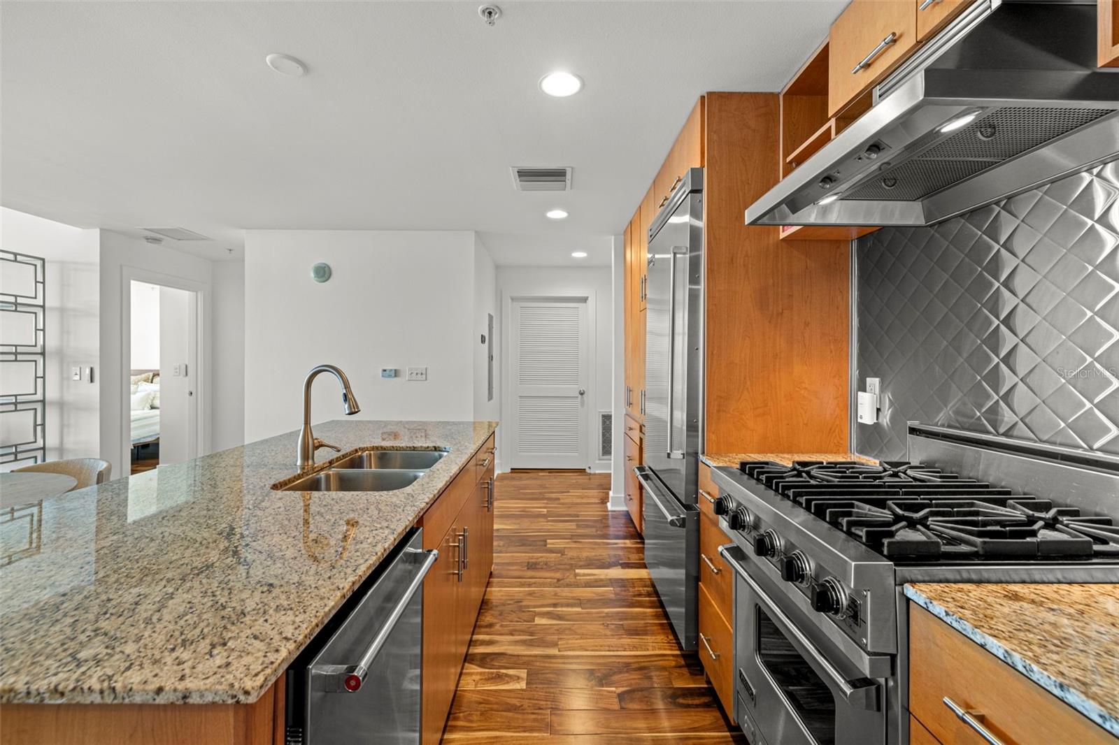 GRAND CENTRAL AT KENNEDY RESID - Residential