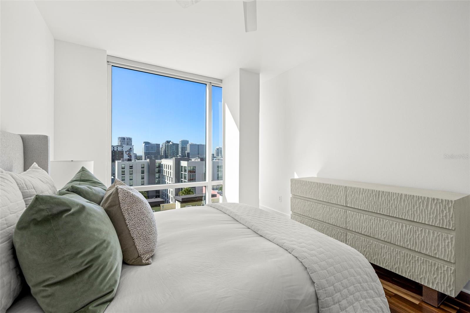 GRAND CENTRAL AT KENNEDY RESID - Residential