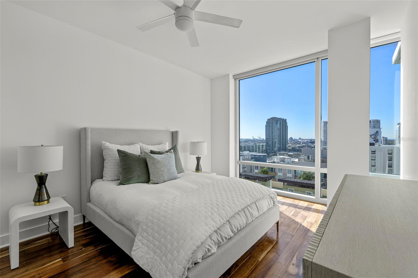 GRAND CENTRAL AT KENNEDY RESID - Residential