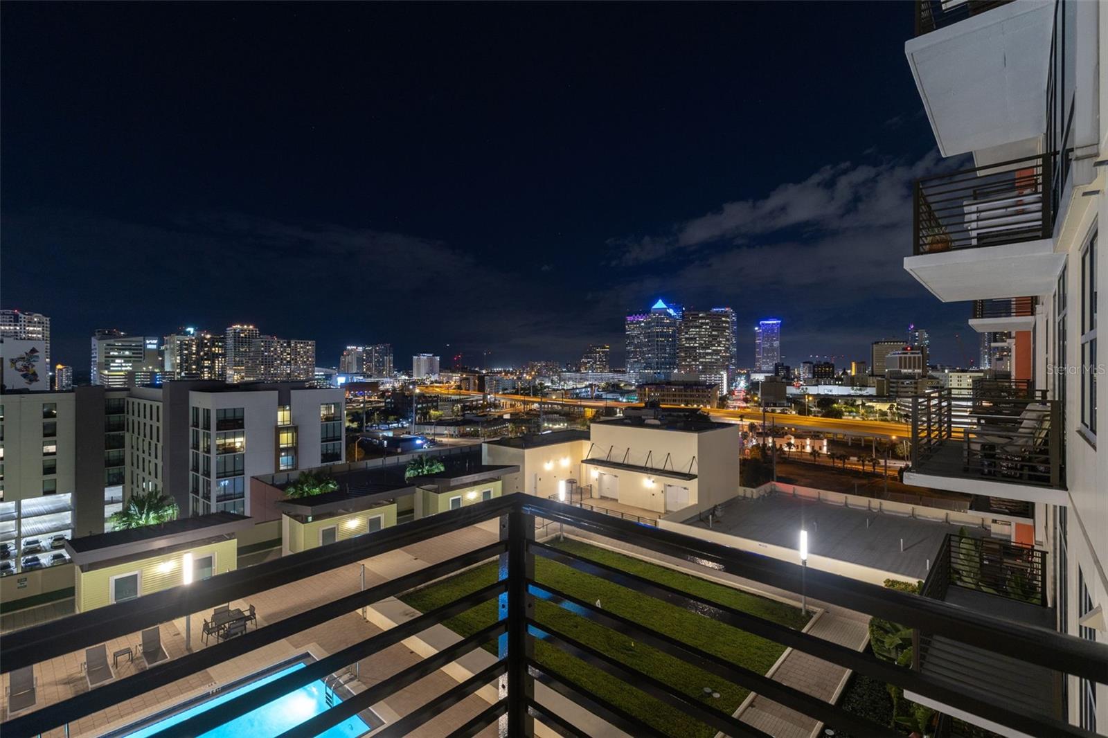 GRAND CENTRAL AT KENNEDY RESID - Residential