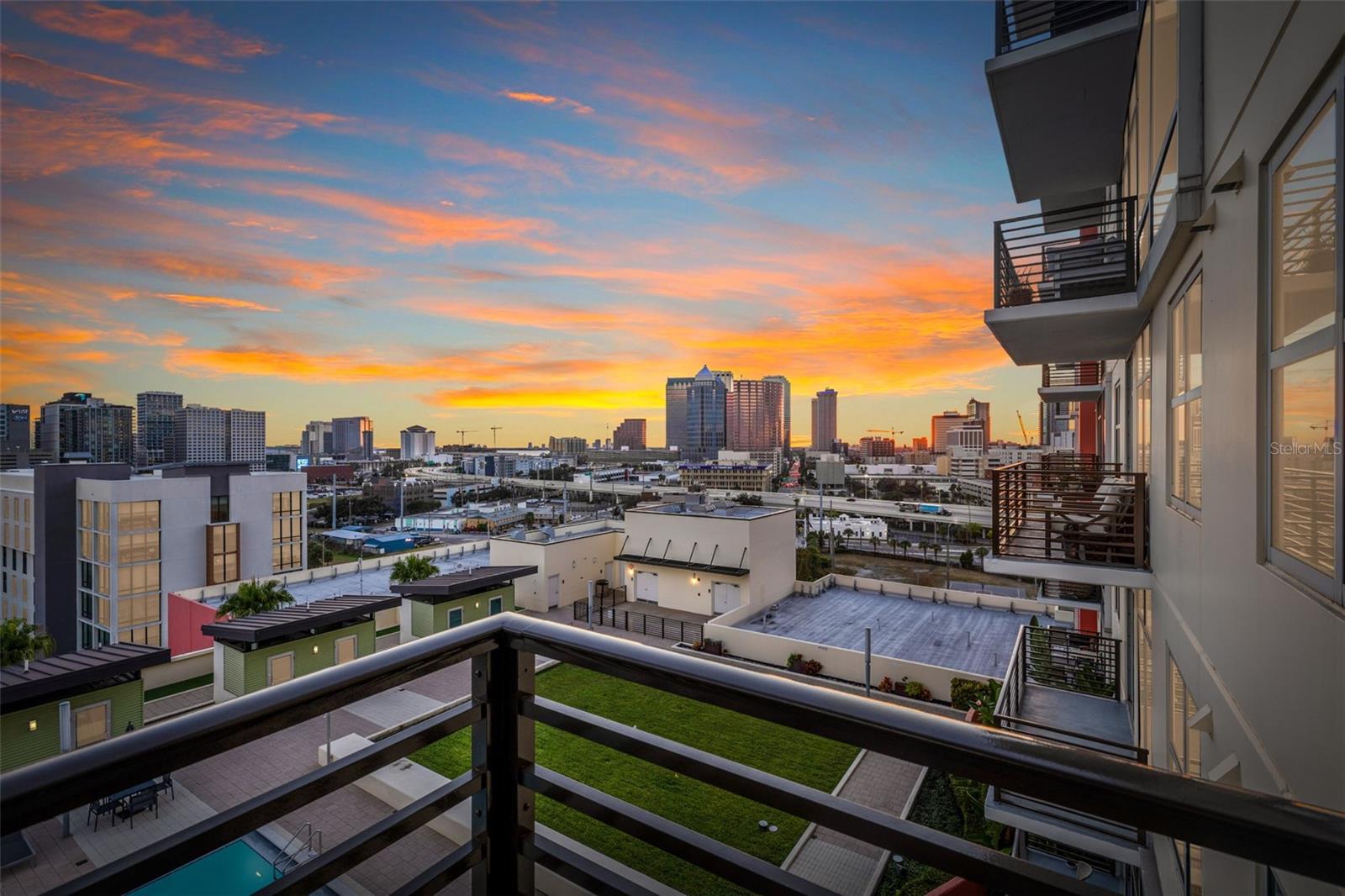 GRAND CENTRAL AT KENNEDY RESID - Residential