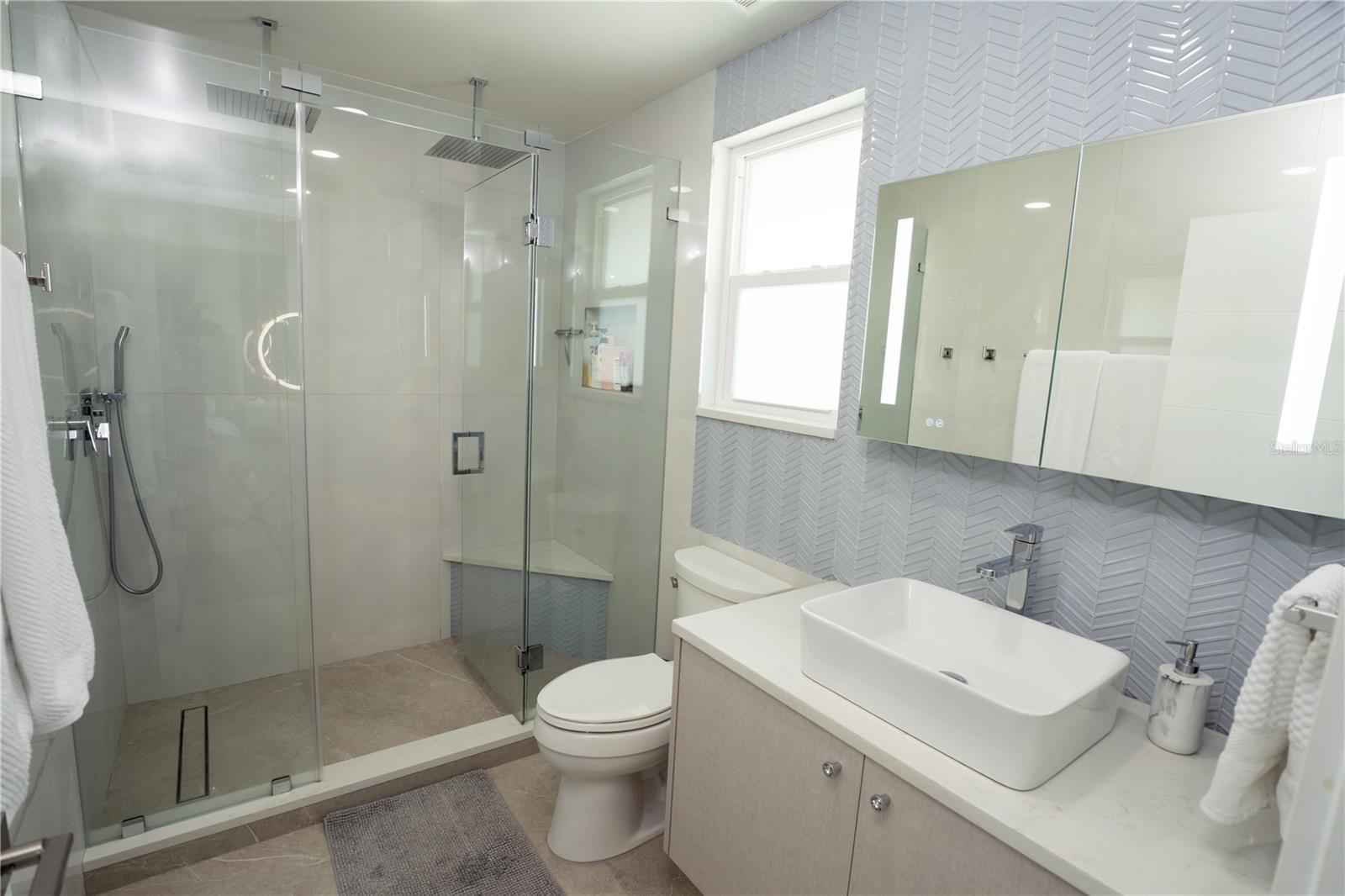 THE LAKES 109-9 B - Residential