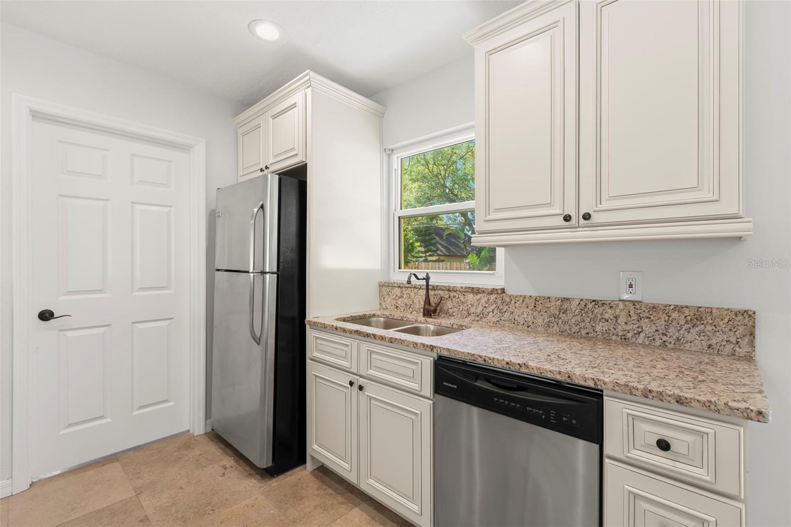 HARBOR HEIGHTS ESTATES - Residential