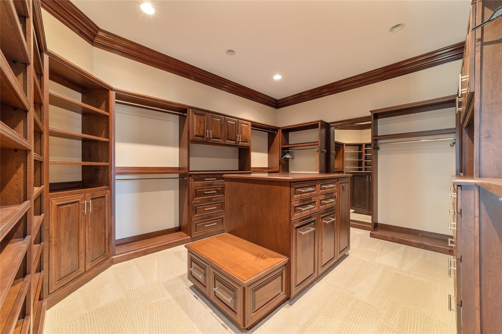 GOLDEN OCALA - Residential