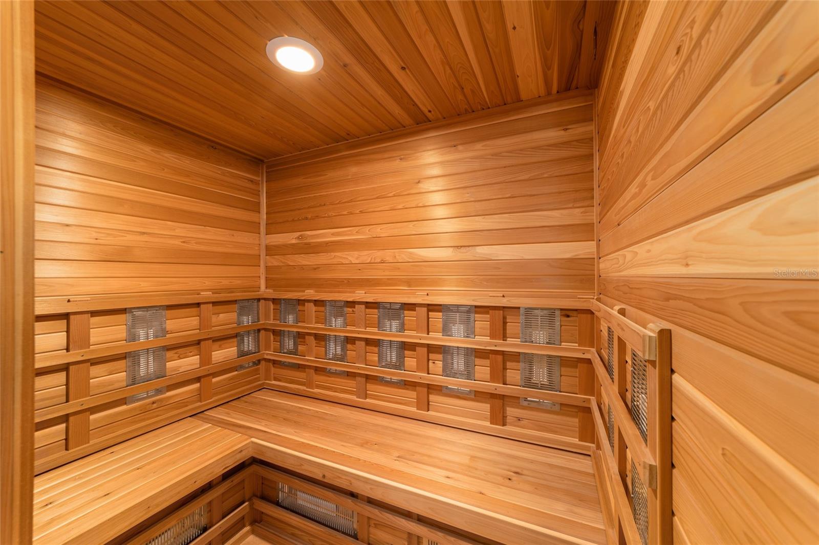 GOLDEN OCALA - Residential