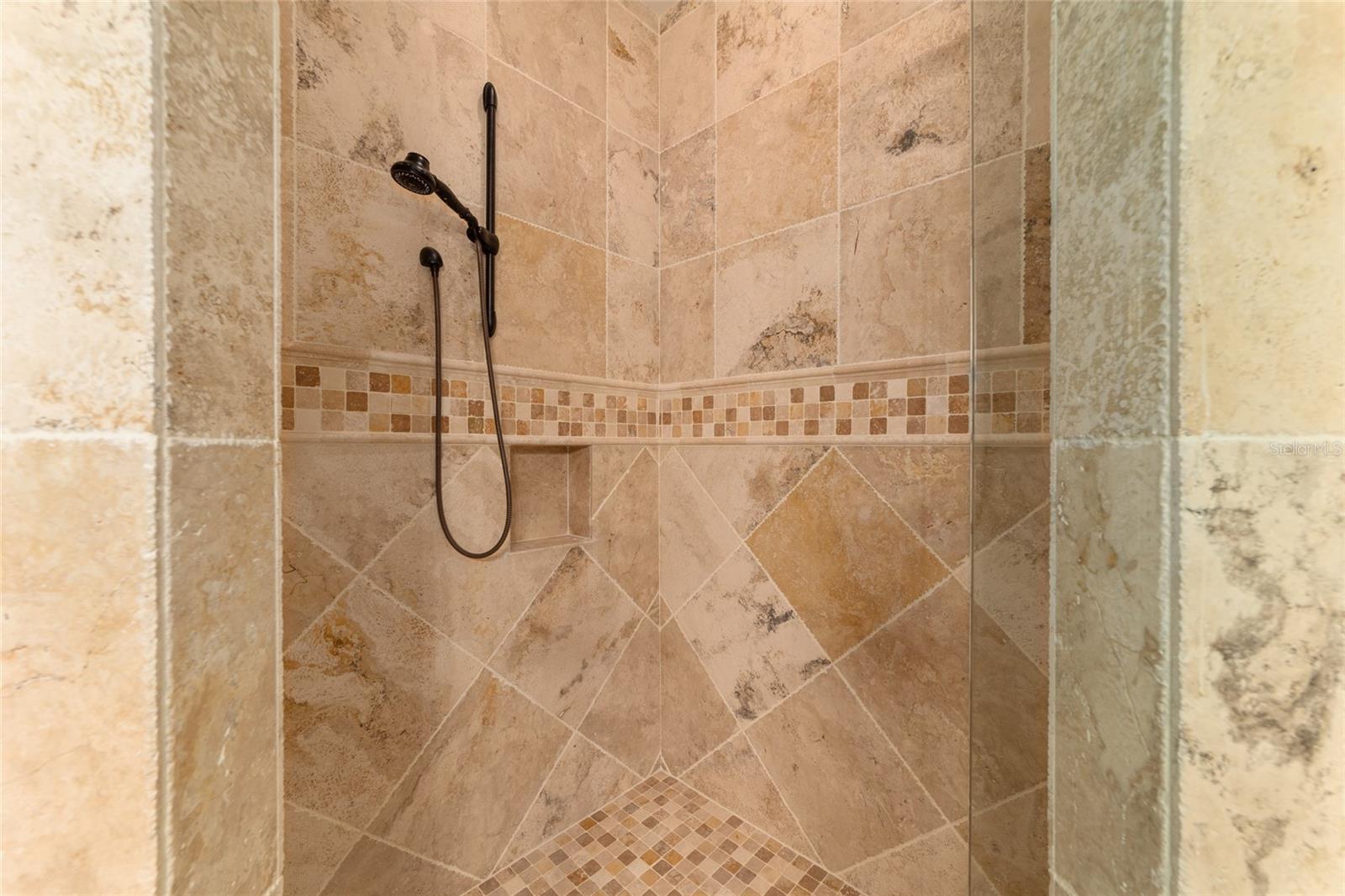 GOLDEN OCALA - Residential