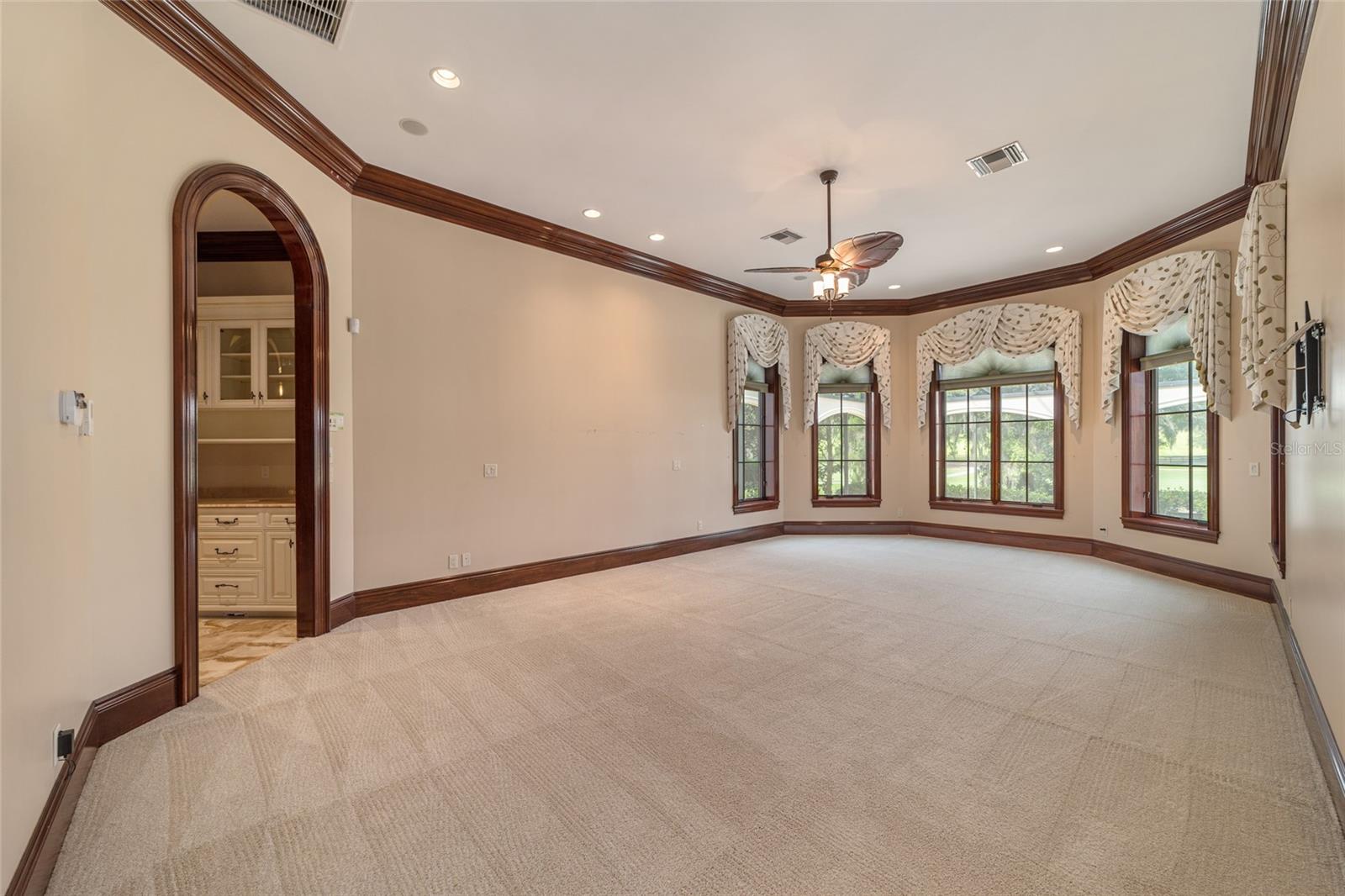 GOLDEN OCALA - Residential