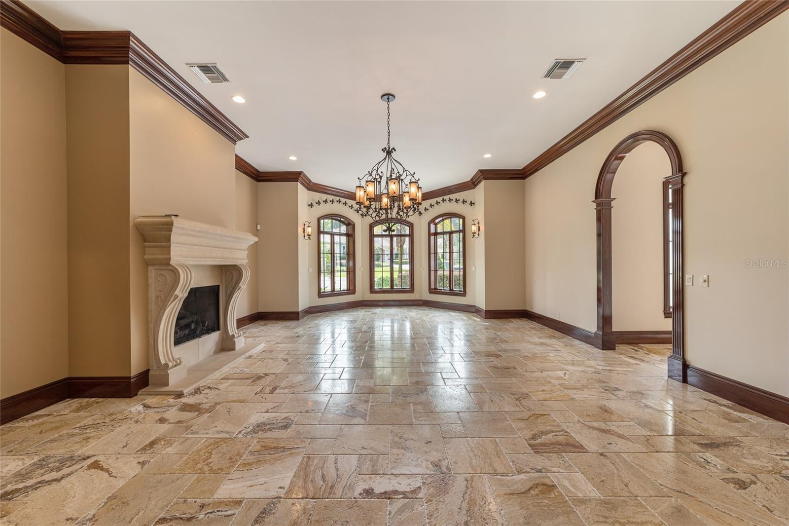 GOLDEN OCALA - Residential