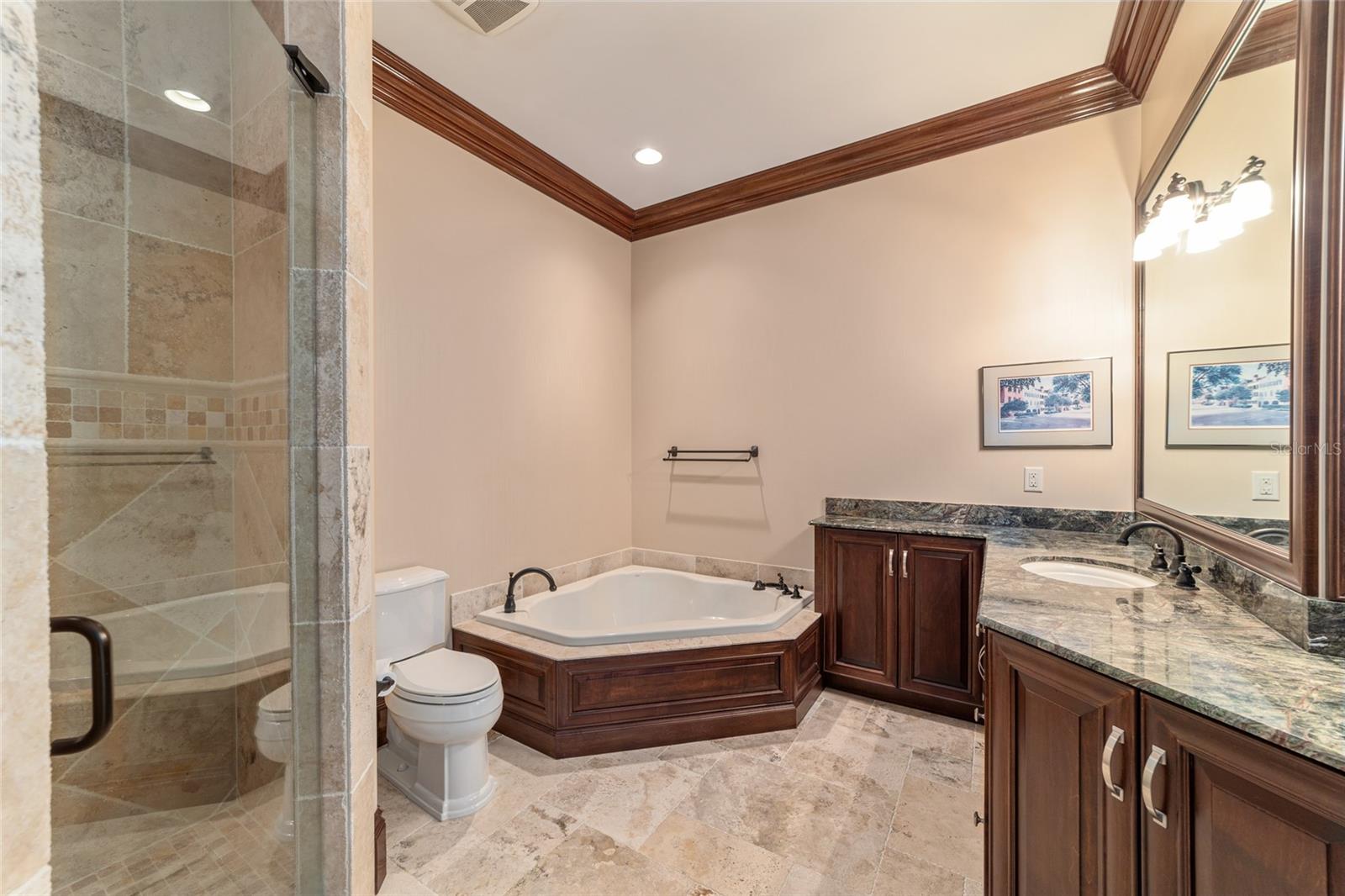 GOLDEN OCALA - Residential