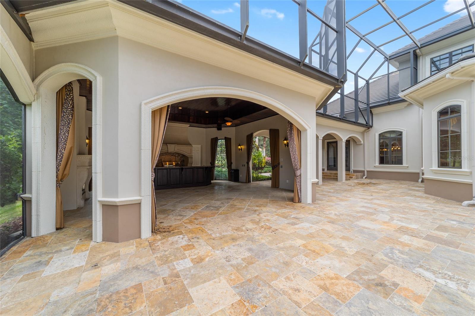 GOLDEN OCALA - Residential