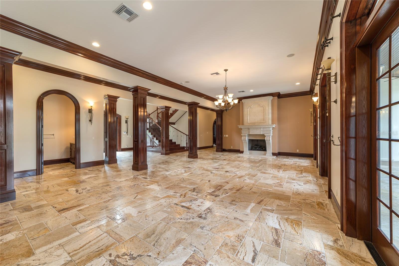 GOLDEN OCALA - Residential