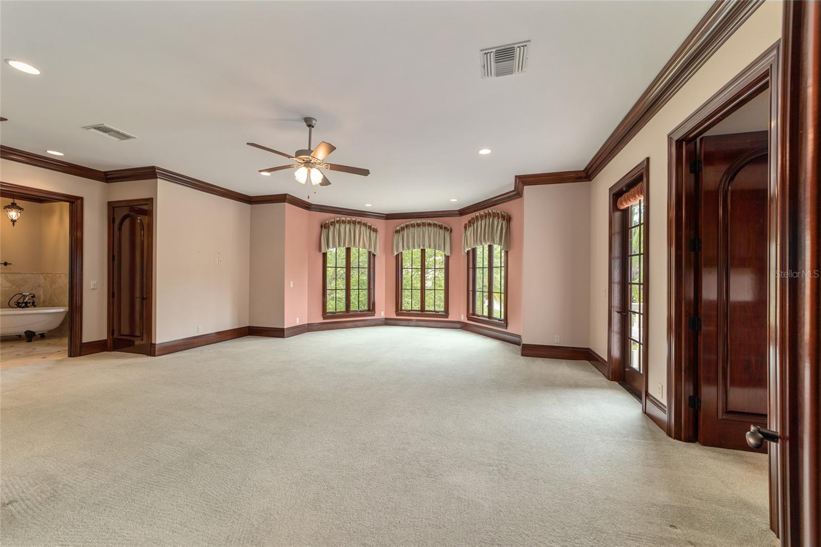 GOLDEN OCALA - Residential