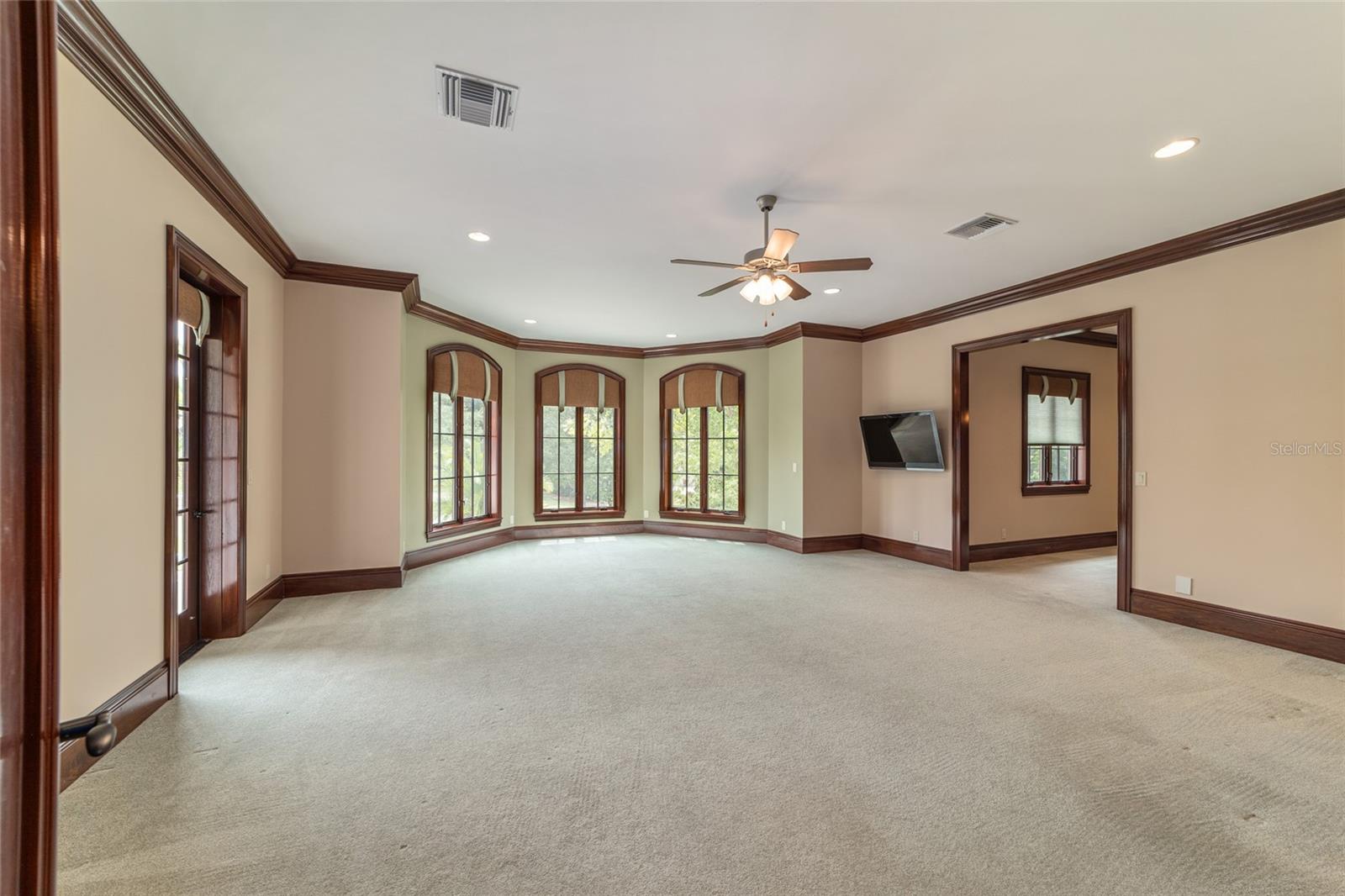 GOLDEN OCALA - Residential