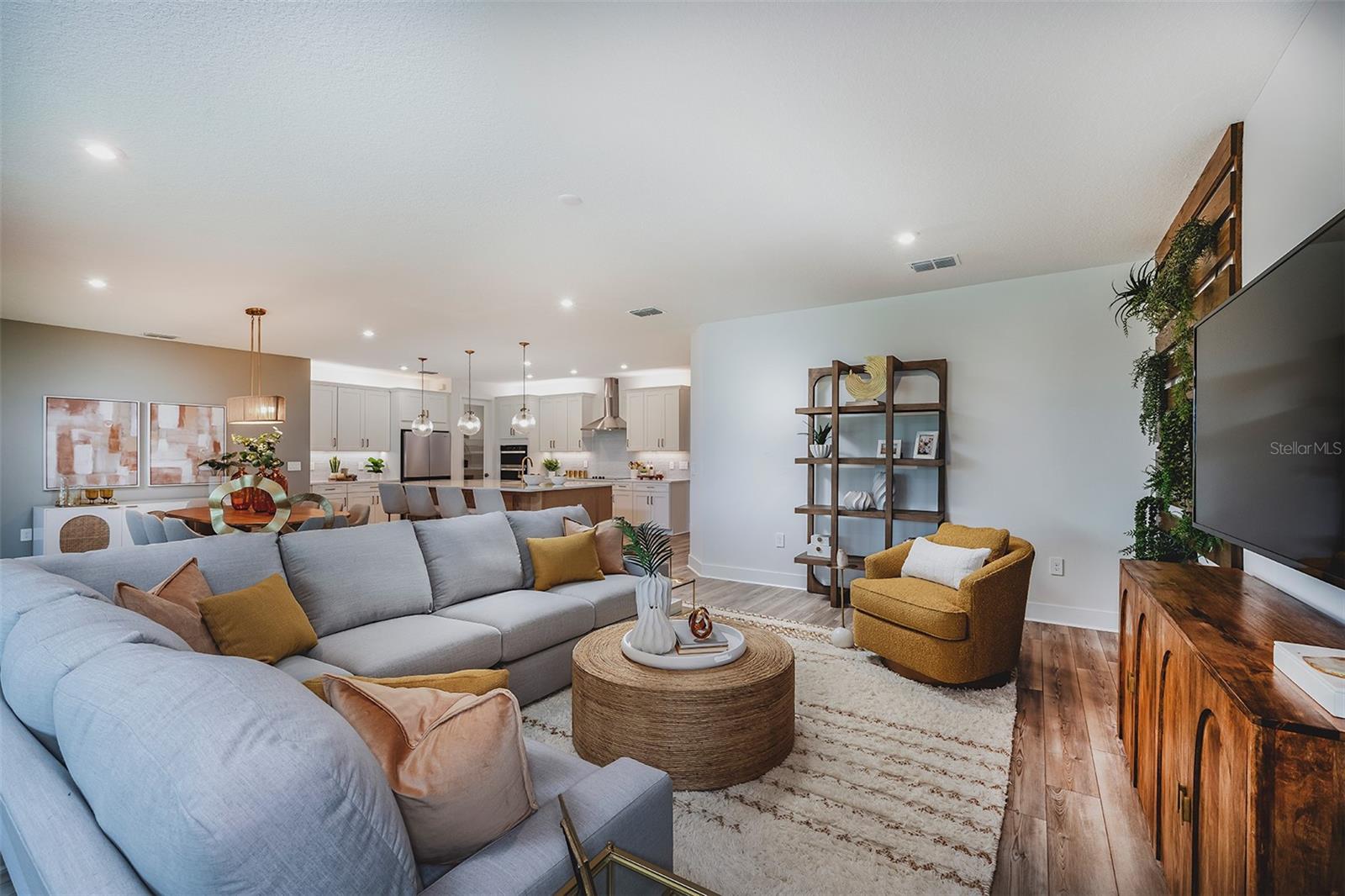 SUNSTONE LAKESIDE AT WELLEN PARK - Residential