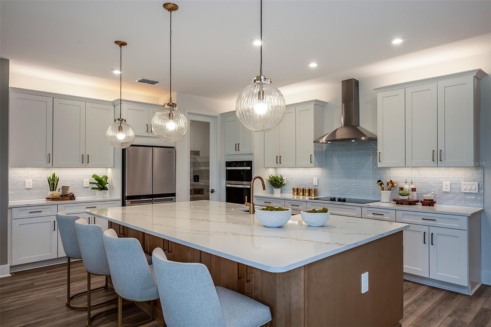 SUNSTONE LAKESIDE AT WELLEN PARK - Residential