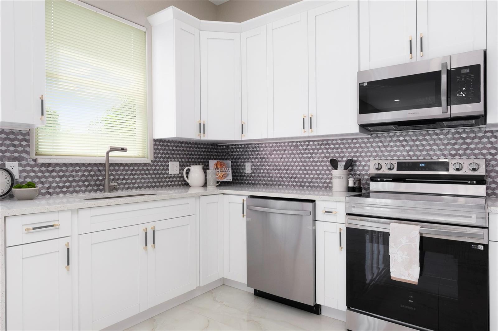 BLOOMINGDALE SEC J J - Residential