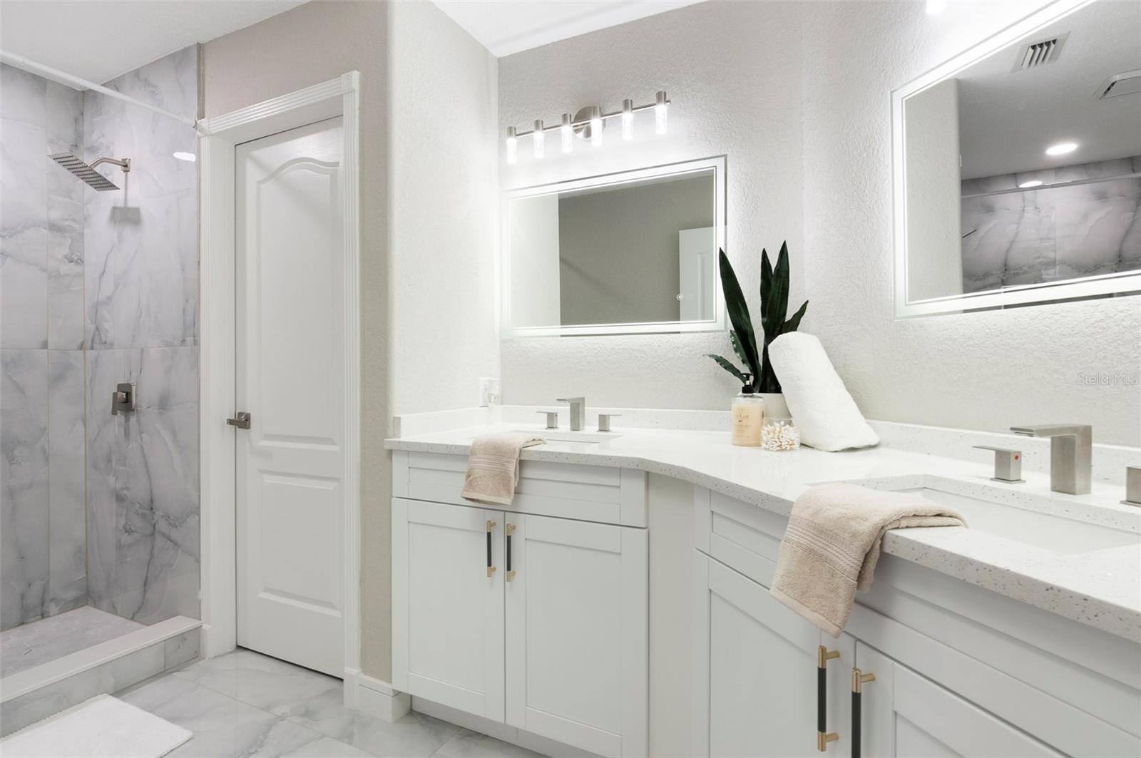 BLOOMINGDALE SEC J J - Residential