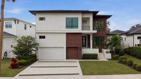 Photo of 5104 W Evelyn Drive, Tampa, FL 33609 (MLS # TB8544211)