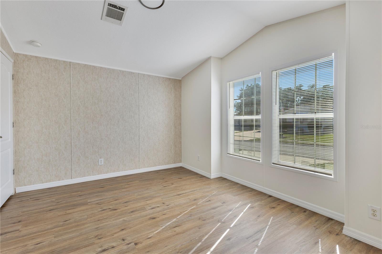 CRESCENT ESTATES SUB 1 - Residential