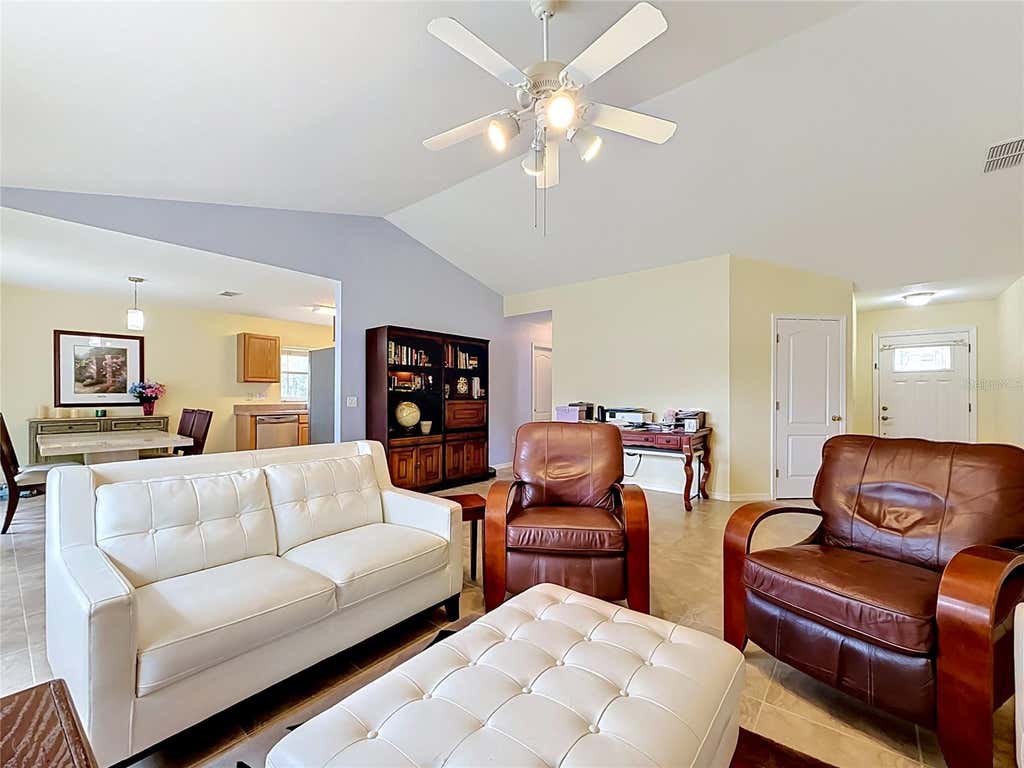 Photo of 5945 White Tail Loop, Lakeland, FL 33811 (MLS # L4962302)
