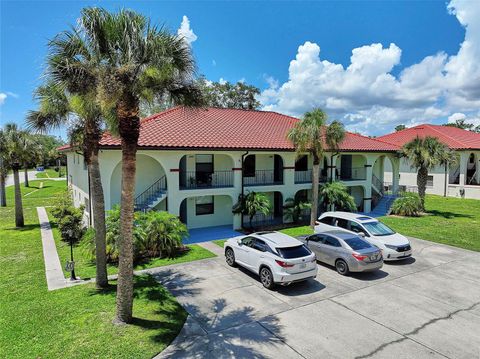 A home in LAKE WALES