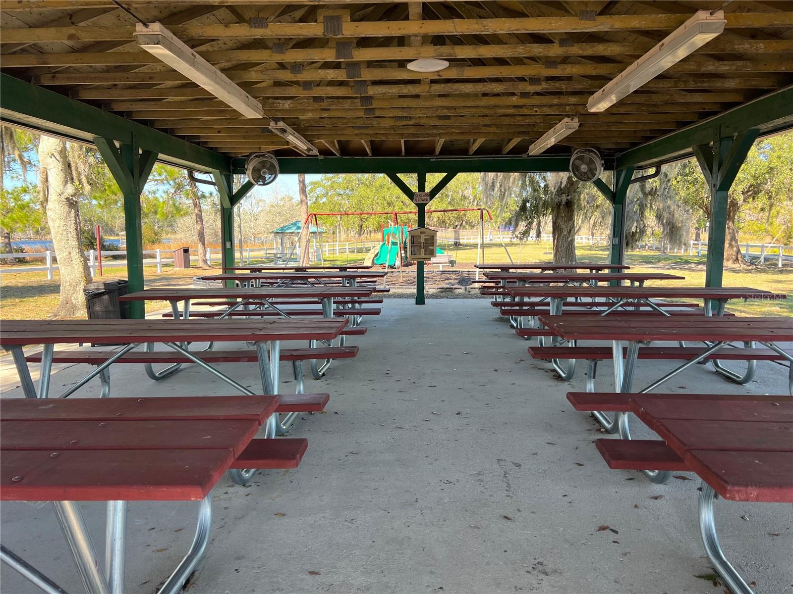 SEMINOLE WOODS 5 AC DEV - Residential