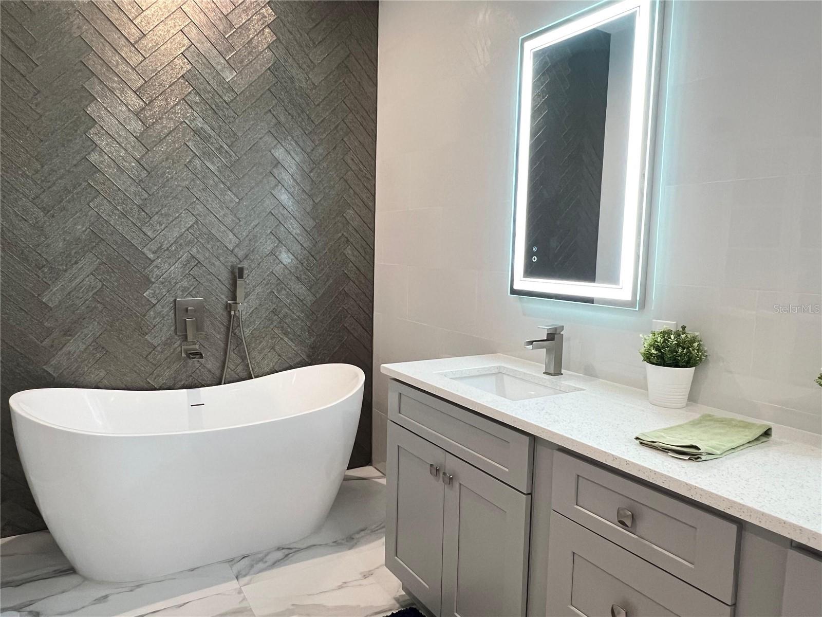 SEMINOLE WOODS 5 AC DEV - Residential