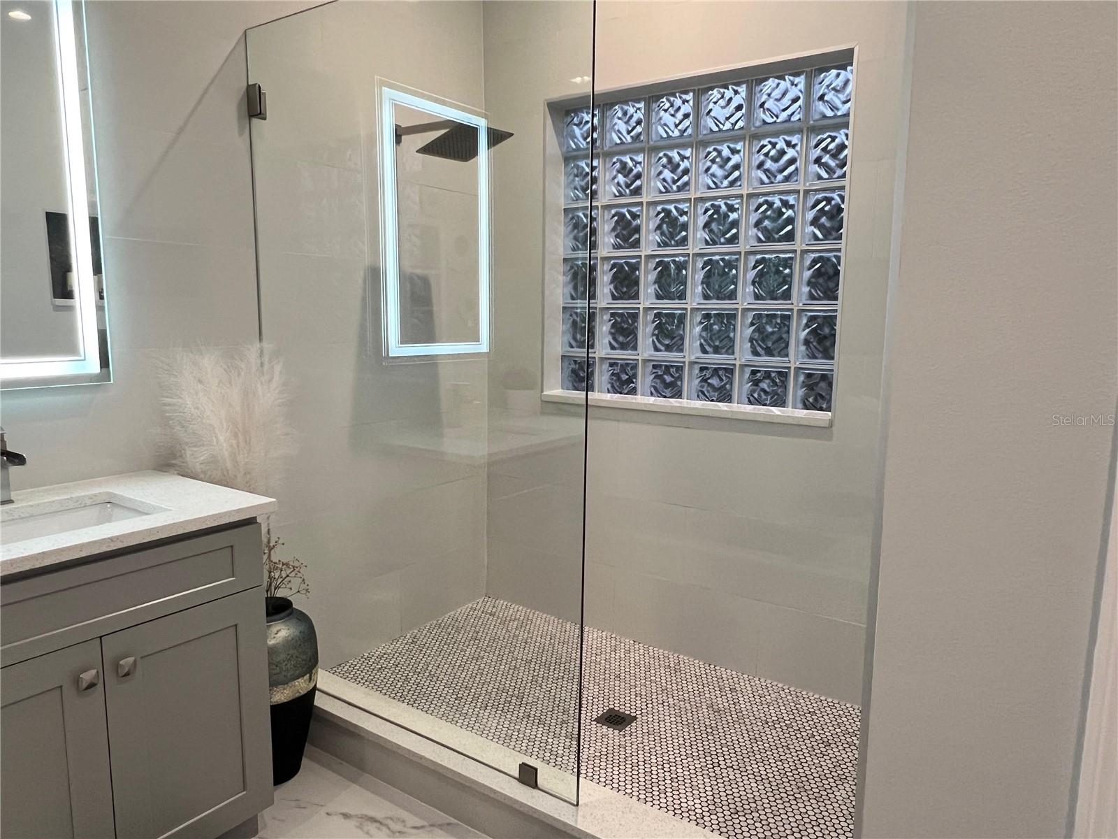 SEMINOLE WOODS 5 AC DEV - Residential