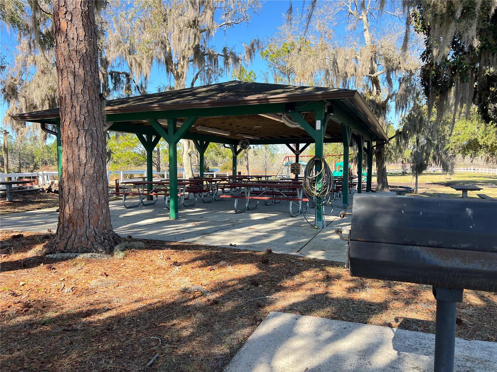 SEMINOLE WOODS 5 AC DEV - Residential