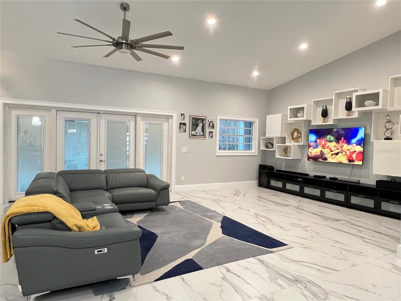 SEMINOLE WOODS 5 AC DEV - Residential