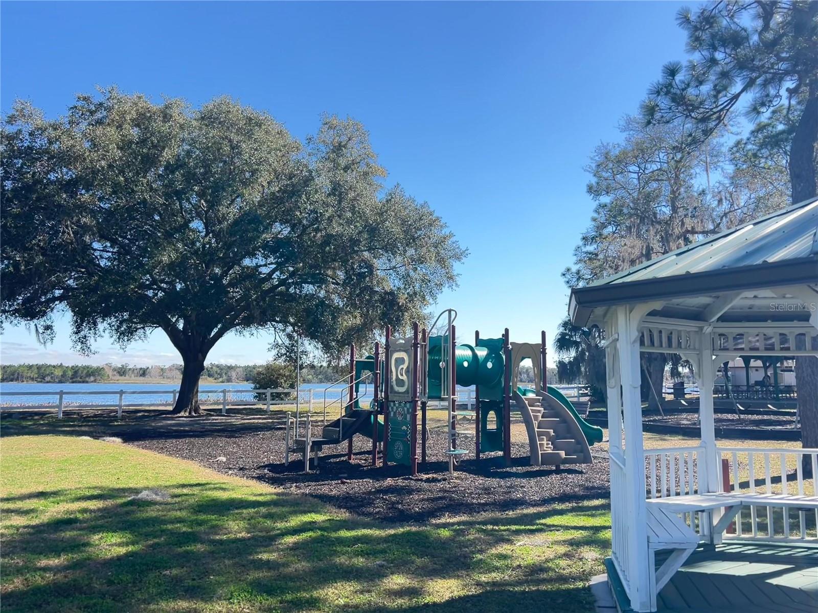 SEMINOLE WOODS 5 AC DEV - Residential