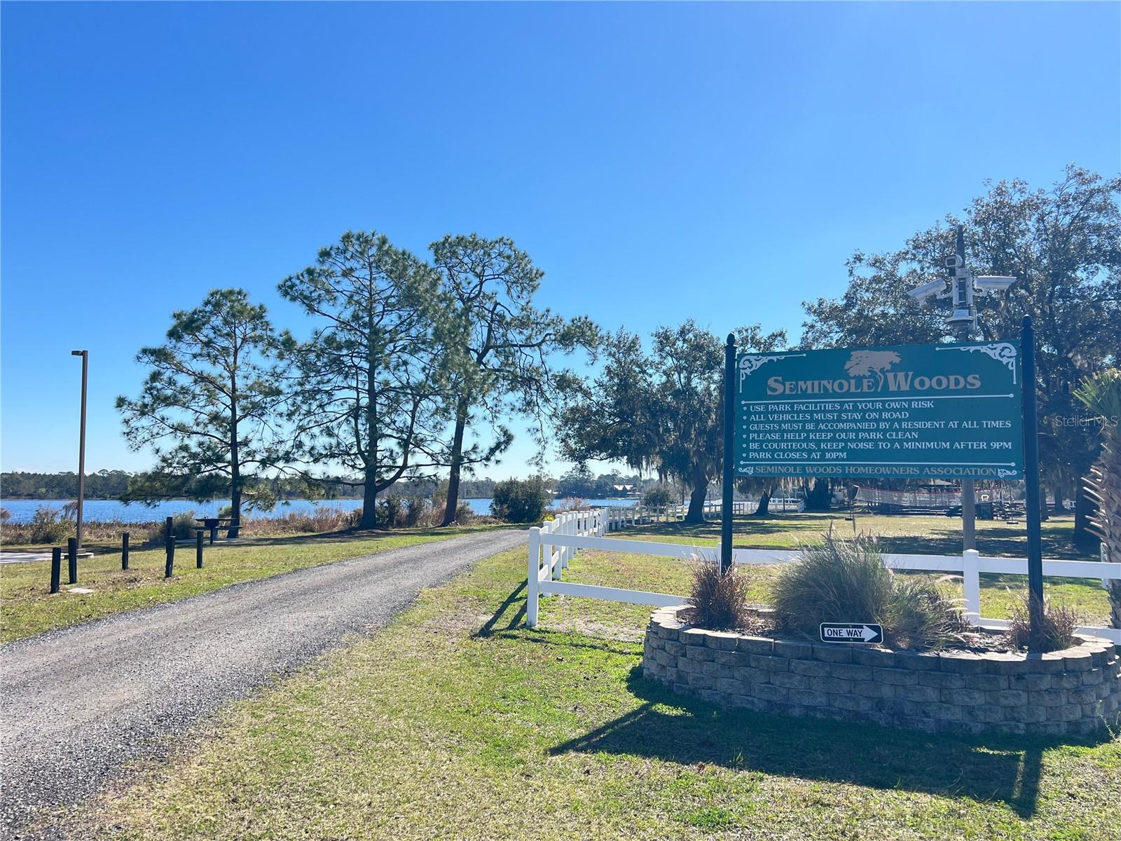 SEMINOLE WOODS 5 AC DEV - Residential